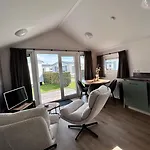 Oase, Zanddijk 75 *