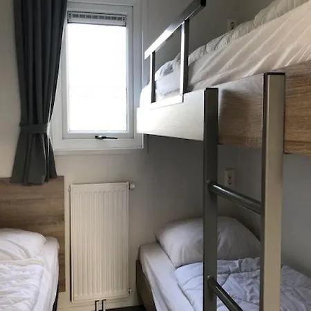 Oase, Zanddijk 75 * Julianadorp