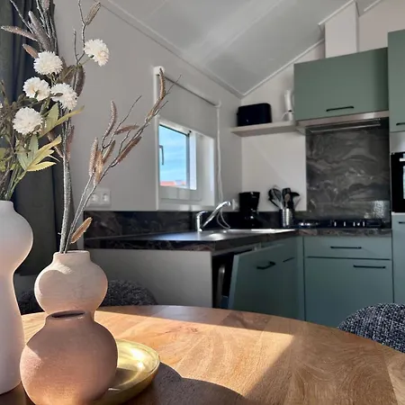 Chalet Oase, Zanddijk 75 *