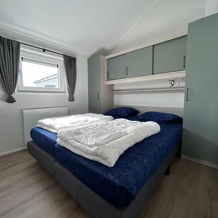 Oase, Zanddijk 75 Julianadorp