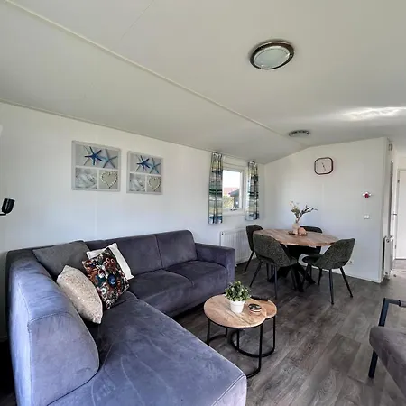 Chalet Oase, Zanddijk 75 *
